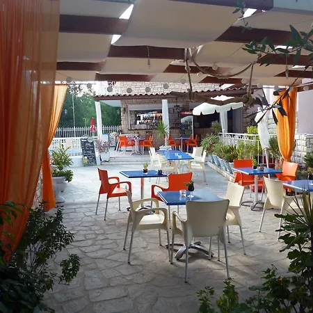 Tsolakis & Appart hôtel 2*